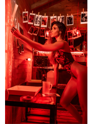 Body noir et rouge en résille transparente avec imprimé et décolleté plongeant - Mapalé